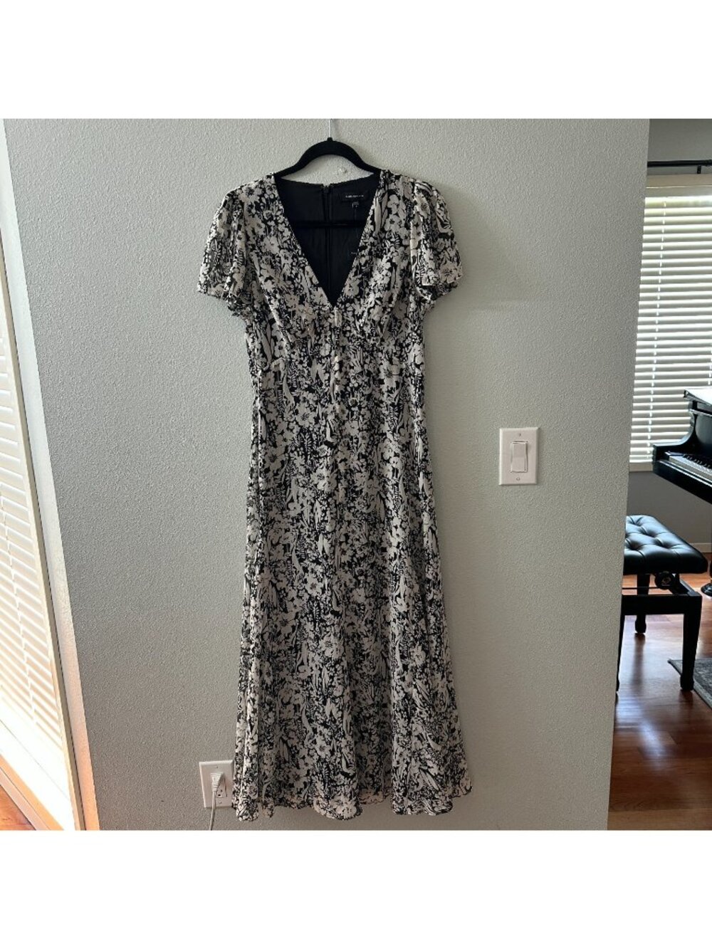NWT Club Monaco Black White Flutter Sleeve Midi Dress Womens 6 V-Neck